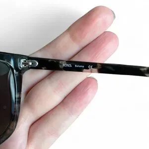 xoxo...ページ XOXO | Accessories | Xoxo Black Wayfarer Polarized Tortoise